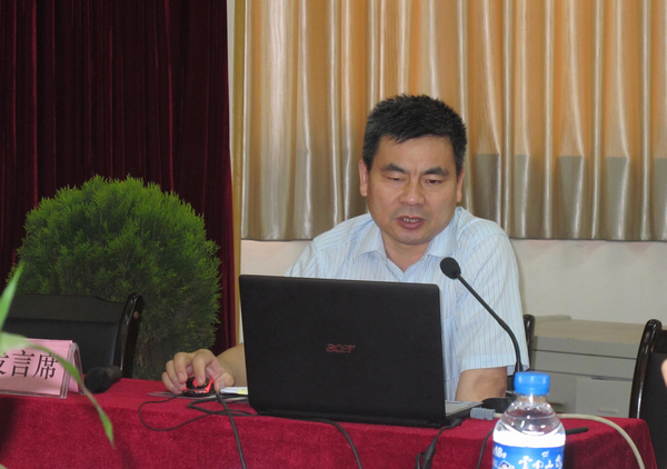 我校朱爱胜在文化育人专题论坛作报告